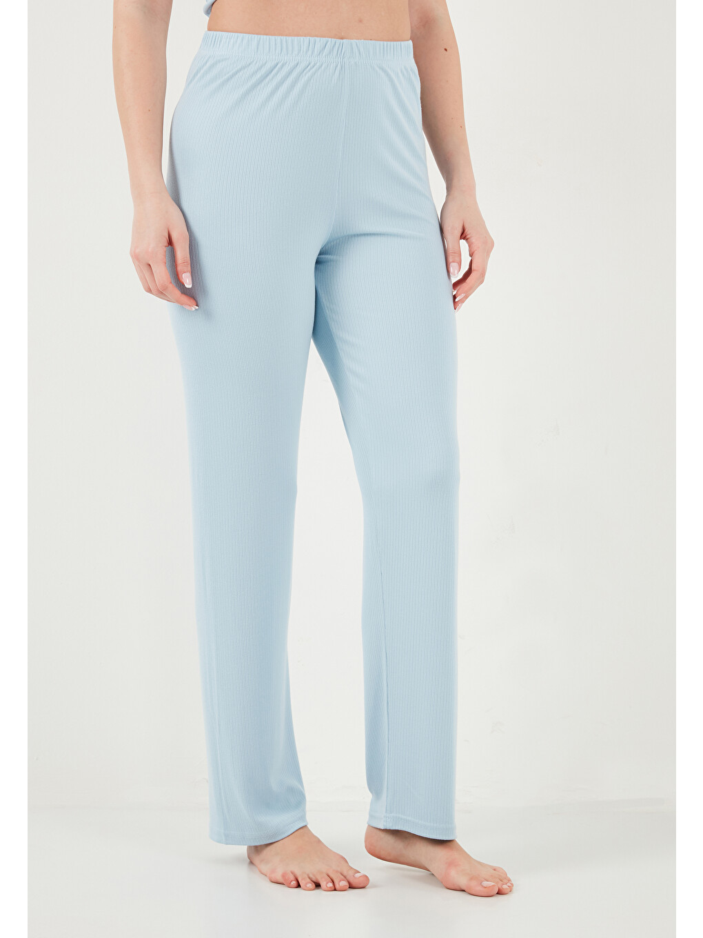 Mavi Regular Fit Güpür Detaylı Askılı Yuvarlak Yaka Kadın Pijama Takımı 65770822-3