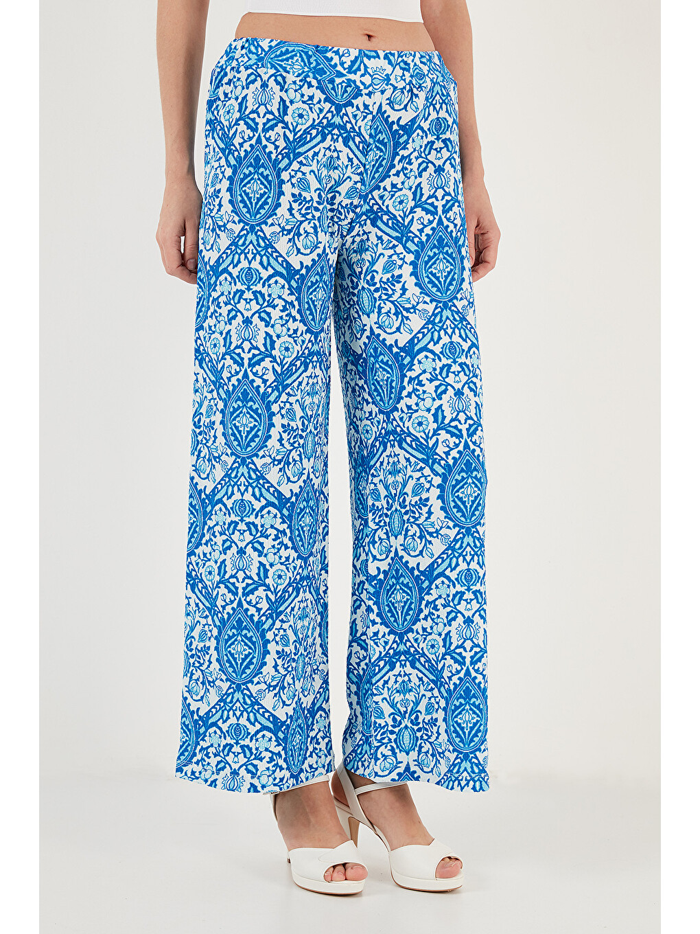 Mavi Desenli Beli Lastikli Bol Paça Kadın Pantolon 5869018-2