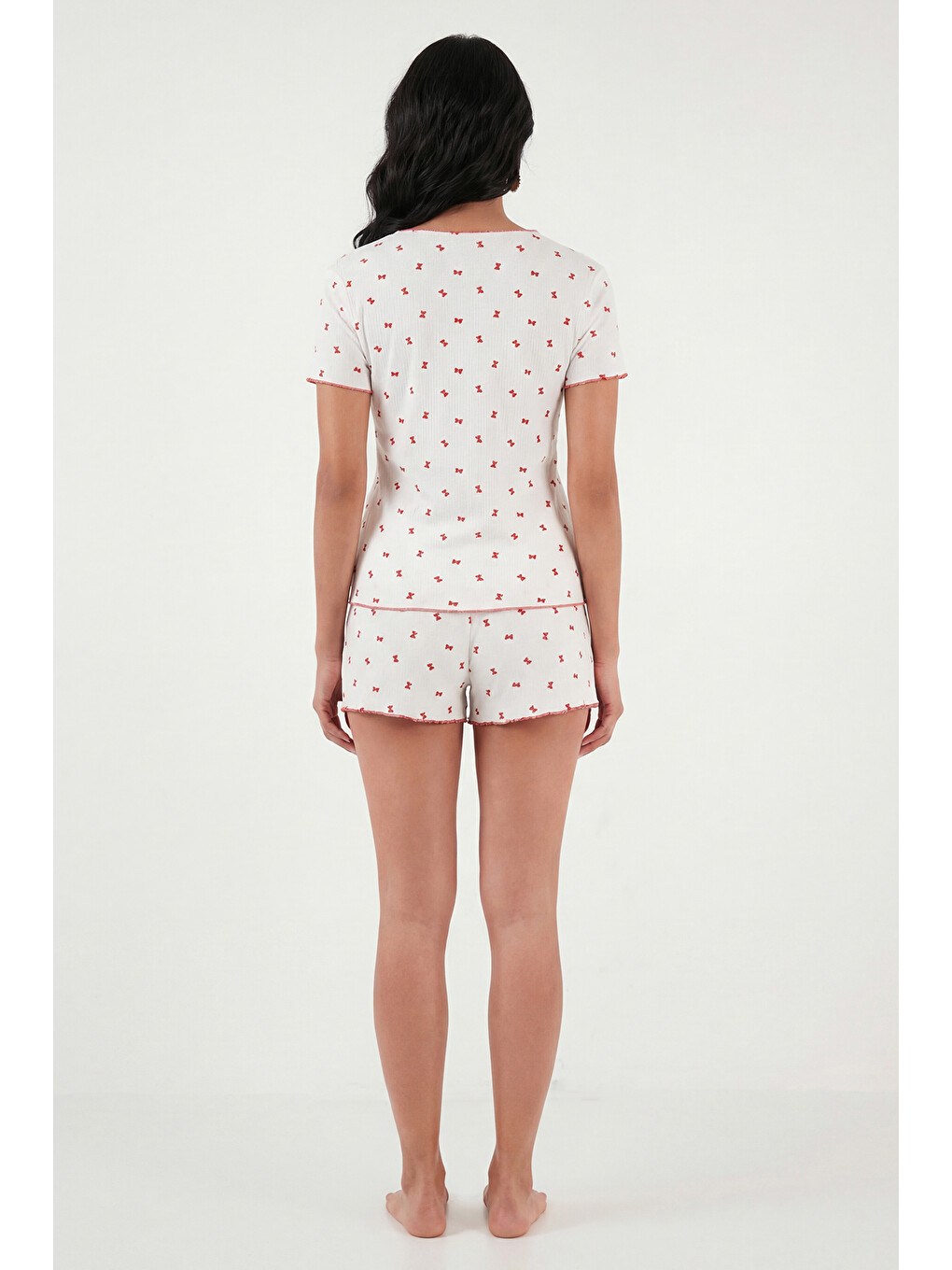 Beyaz Regular Fit Desenli V Yaka Şortlu Pijama Takımı 65770837-4