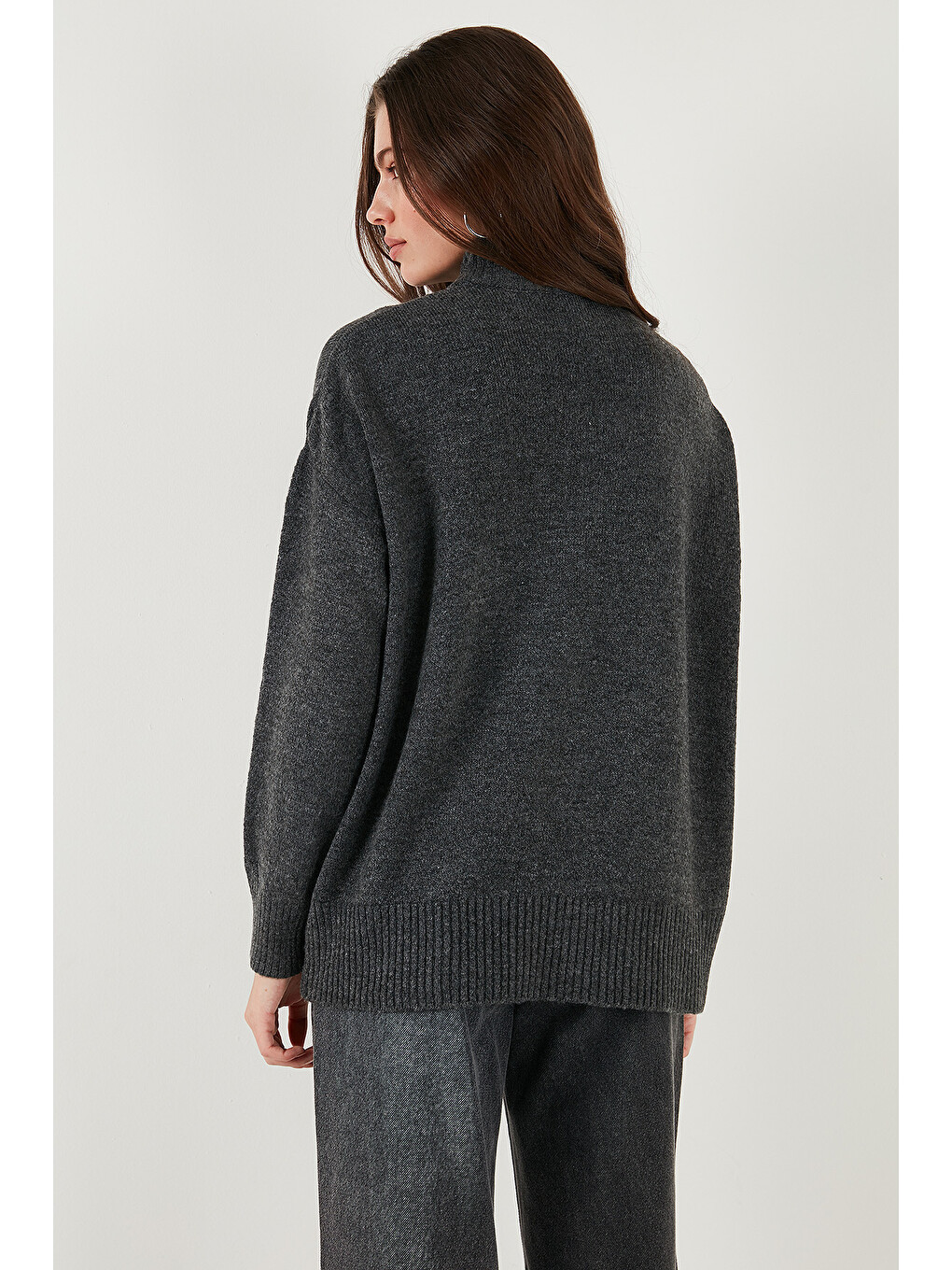 Antrasit Premium Oversize Fit Balıkçı Yaka Yumuşak Dokulu Triko Kazak 680kz00469-6