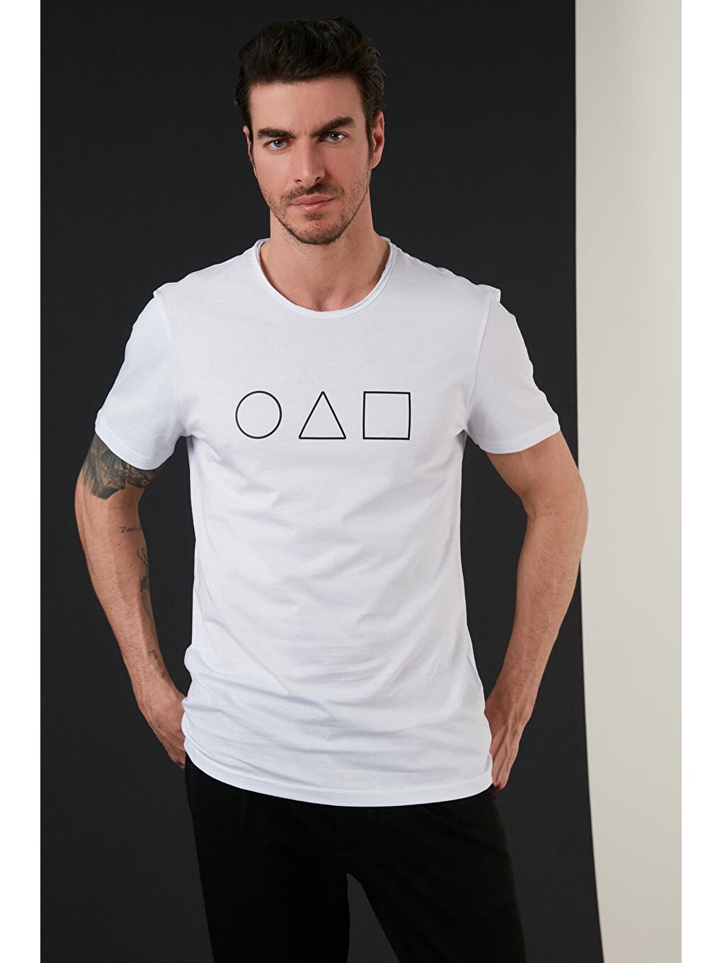 Beyaz Bisiklet Yaka %100 Pamuk Tişört 5902414-1