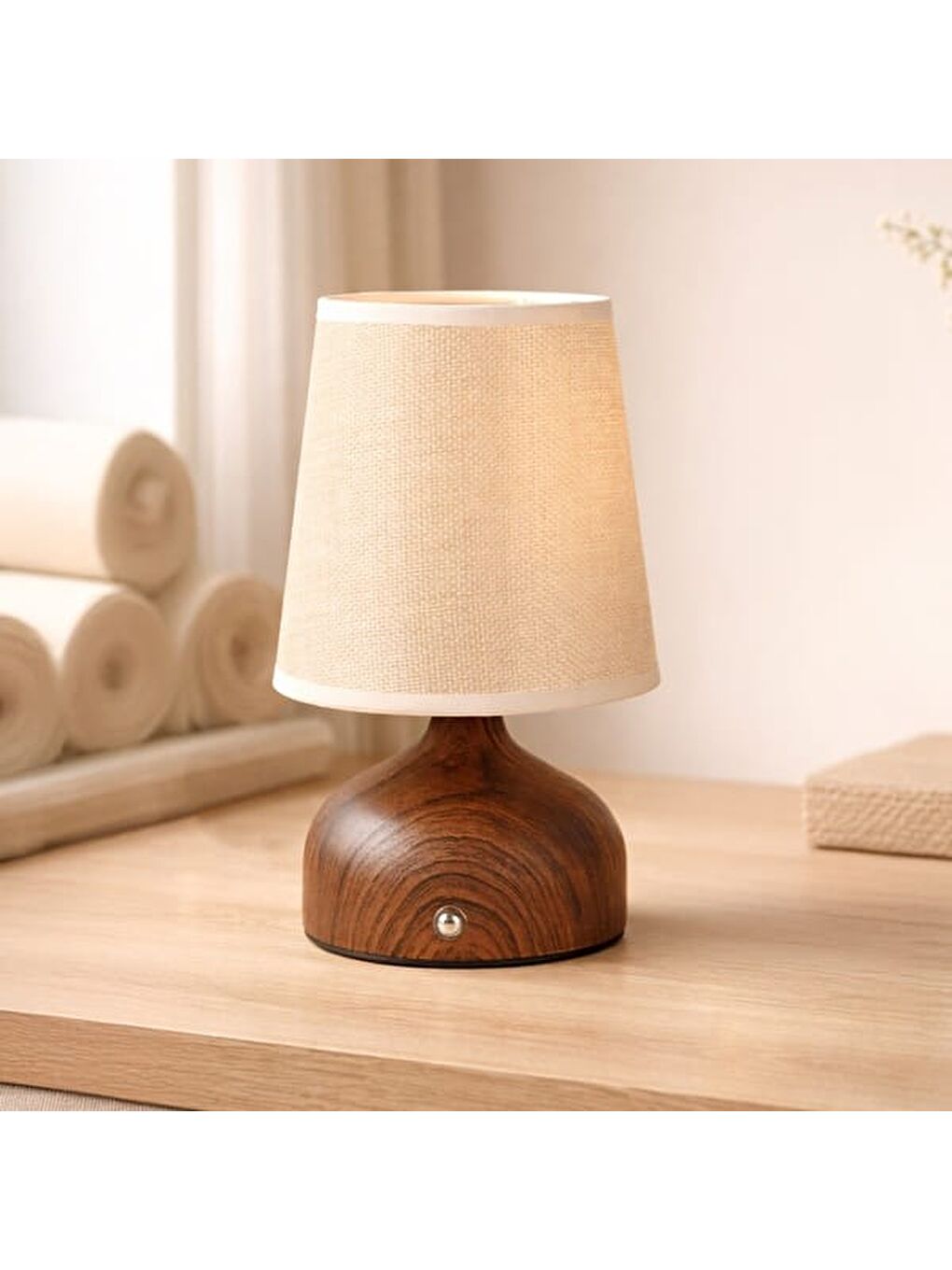 Kahverengi Maite Ahşap Detaylı Pilli Kablosuz Dokunmatik Şarjlı Led Abajur Masa Lambası - Ceviz
