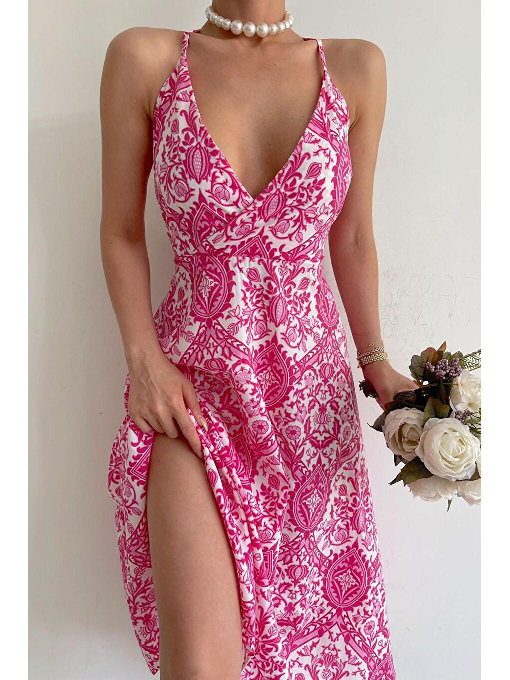 Pembe Desenli Dekolteli Midi Boy Elbise Mg1537-2