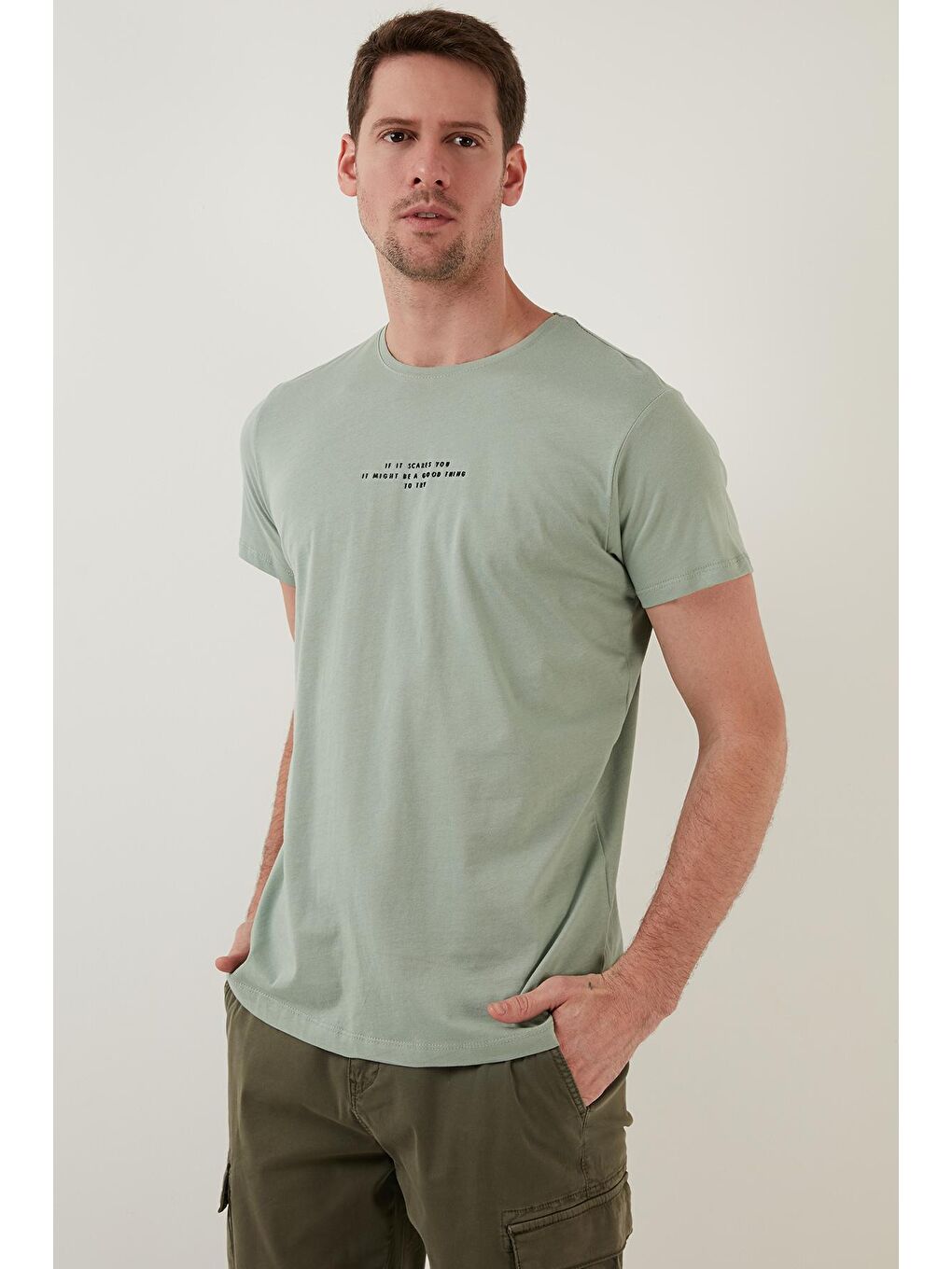 Yeşil Yazı Baskılı Bisiklet Yaka %100 Pamuk Slim Fit Tişört 541IFIT-1