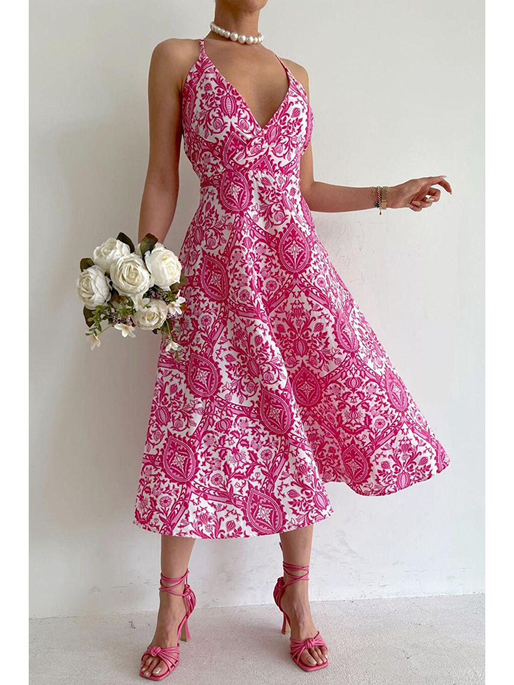 Pembe Desenli Dekolteli Midi Boy Elbise Mg1537-3