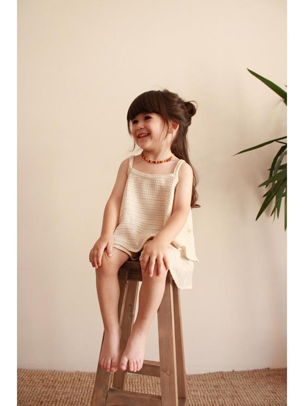 Ekru Bej Çizgili Volanlı Kız Askılı ve Şort Takım