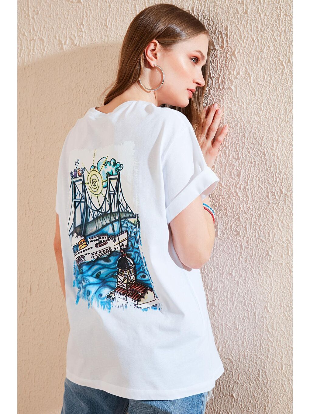 Beyaz Oversize Sırtı Baskılı Bisiklet Yaka % 100 Pamuk T Shirt 6001005