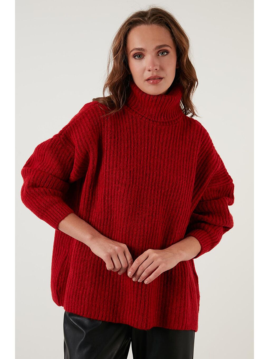 Kırmızı Fitilli Salaş Kesim Boğazlı Yaka Kazak 4615128-1