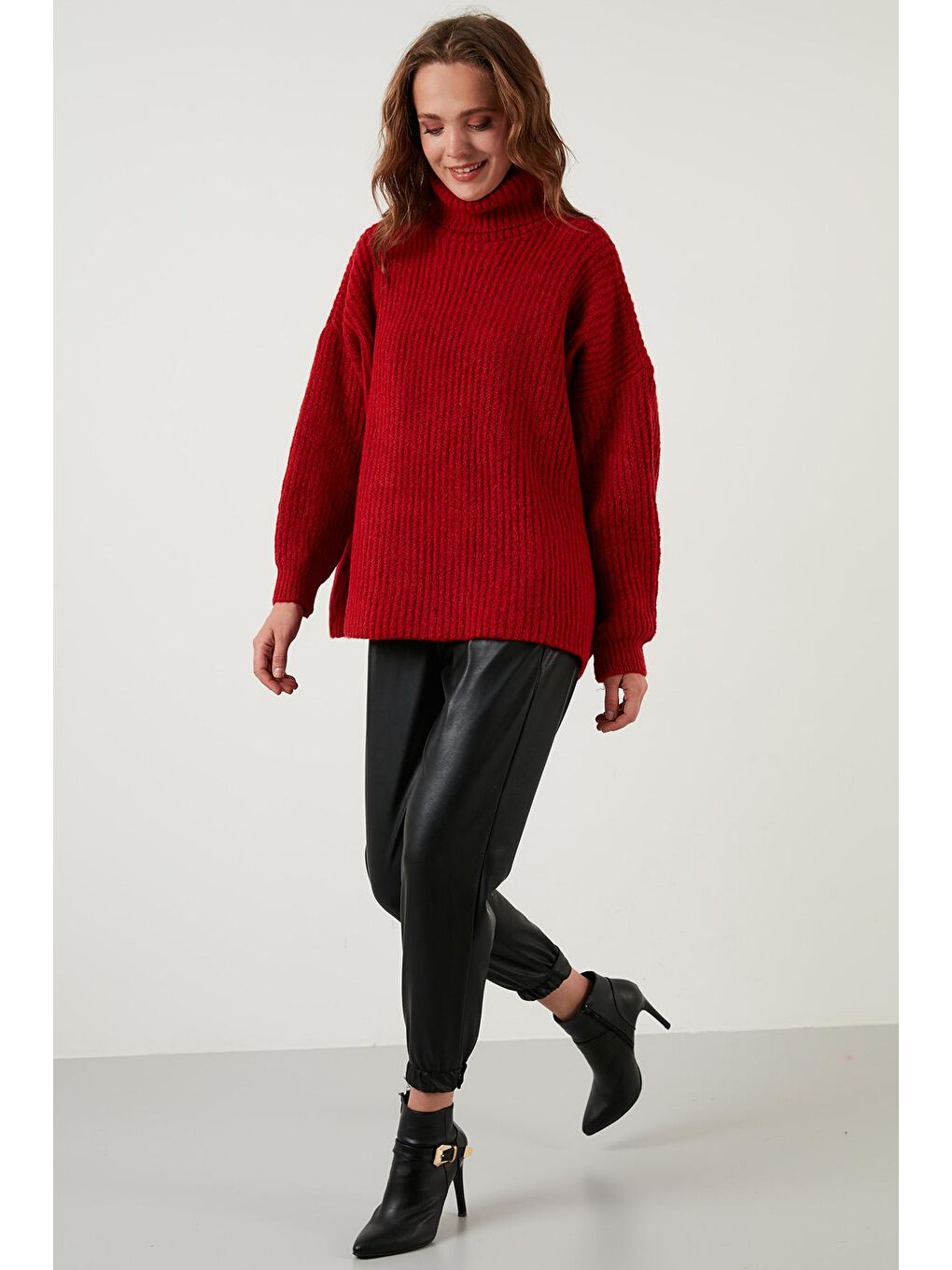 Kırmızı Fitilli Salaş Kesim Boğazlı Yaka Kazak 4615128-3