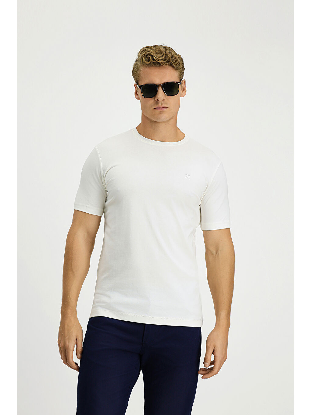 Ekru Bisiklet Yaka Slim Fit Dar Kesim Süprem Pamuklu Tişört-2