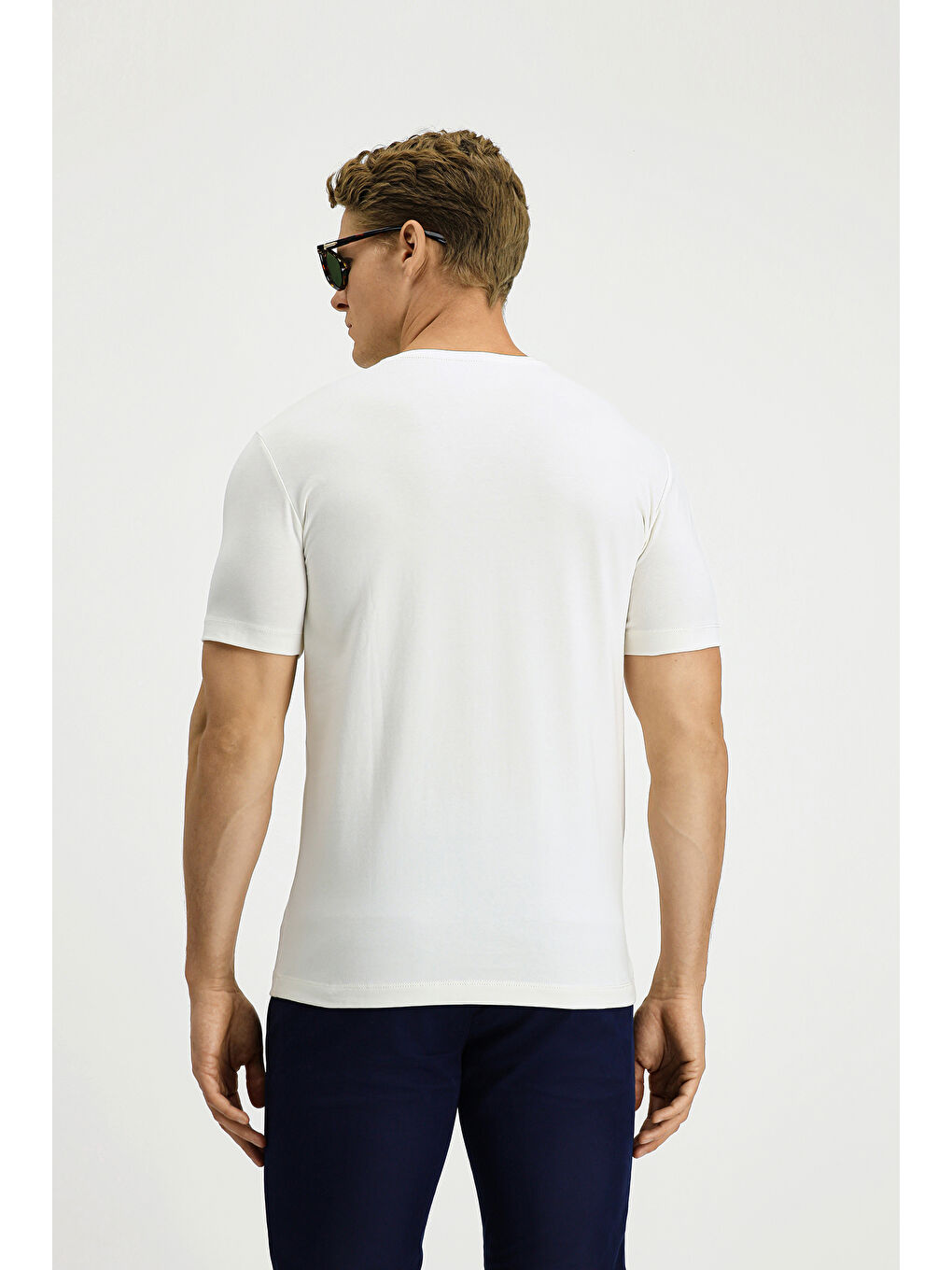 Ekru Bisiklet Yaka Slim Fit Dar Kesim Süprem Pamuklu Tişört-3