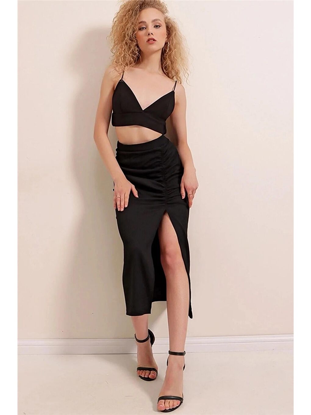 Siyah Derin Yırtmaçlı Elastanlı Büzgülü Kalem Etek-2