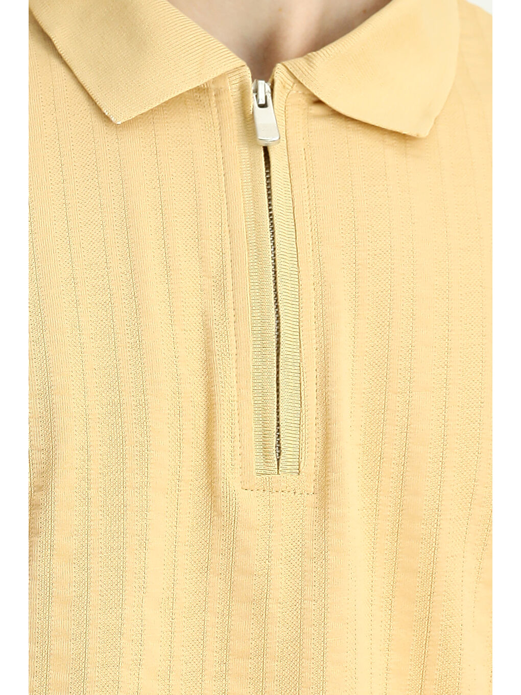 Bej Slim Fit Dar Kesim Pamuk Desenli Fermuarlı Polo Yaka Tişört-5