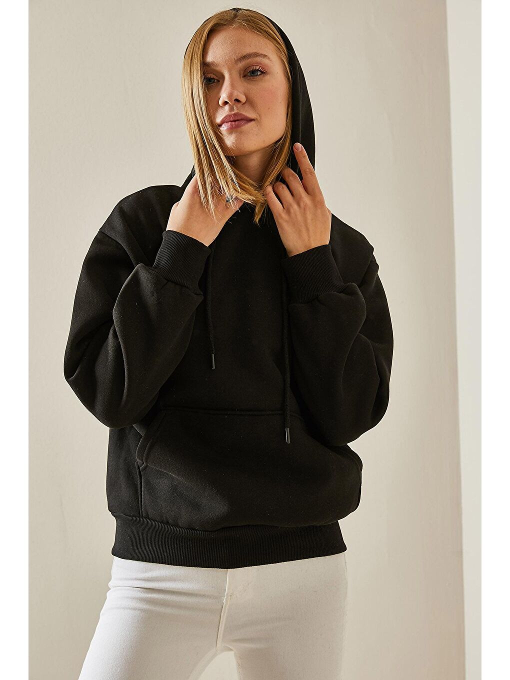 Siyah Kanguru Cepli Kapüşonlü Sweatshirt 4KXK8-47607-02-3