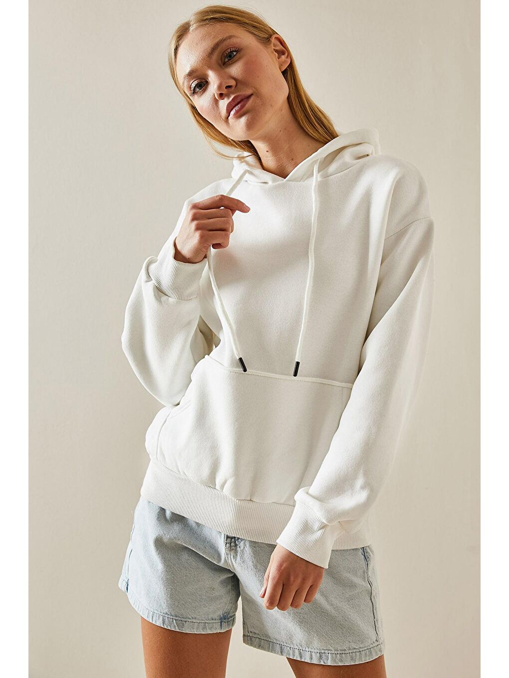Beyaz Kanguru Cepli Kapüşonlü Sweatshirt 4KXK8-47607-01