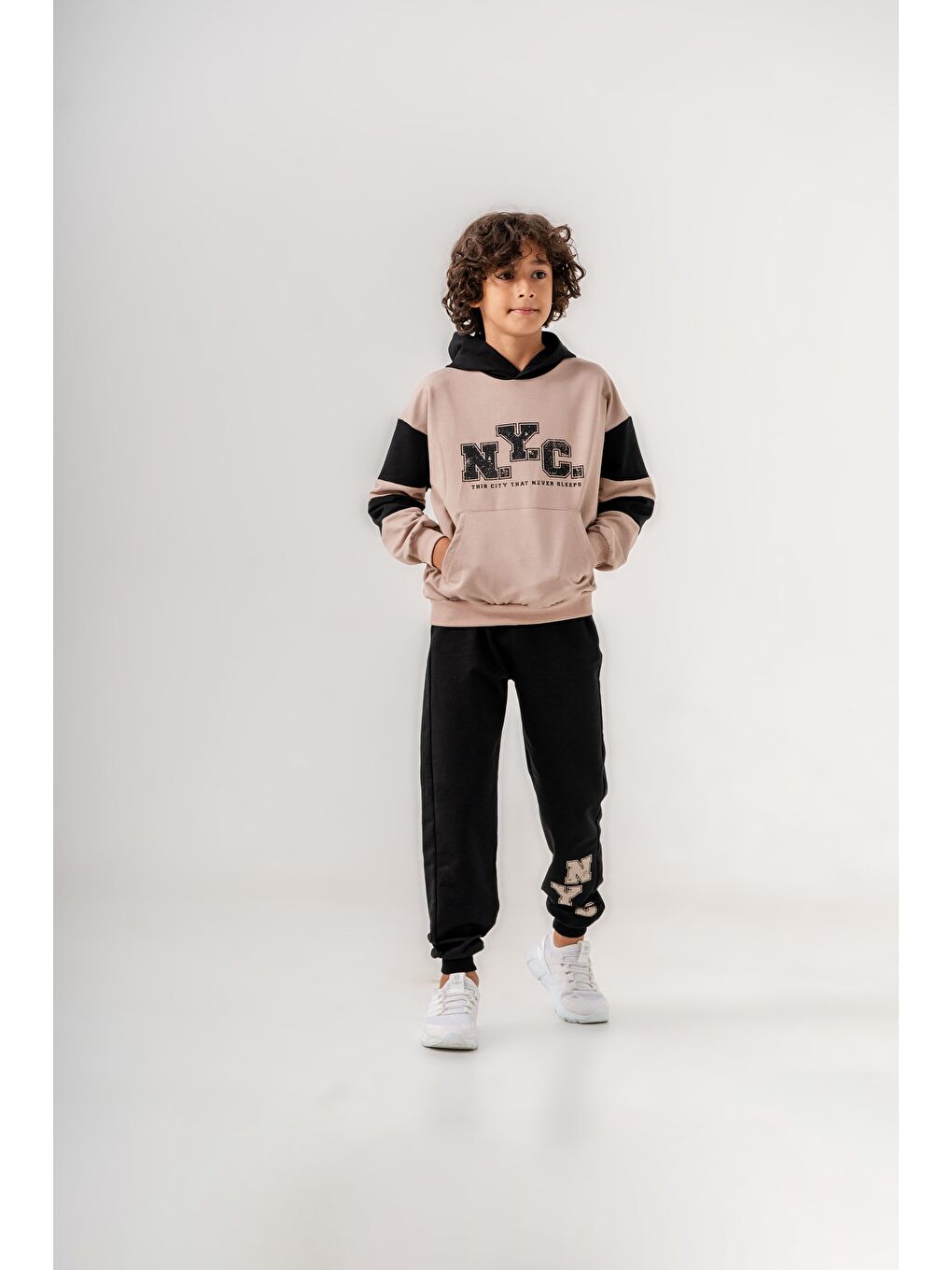 Siyah NYC Baskılı erkek çocuk eşofman takımı-4