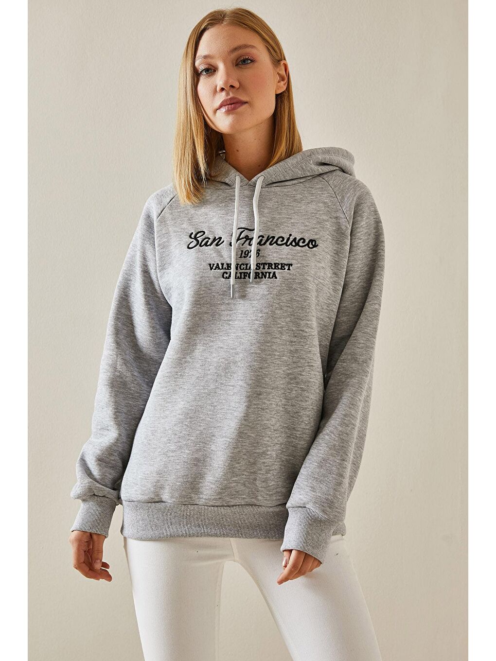 Gri Yazı Detaylı Şardonlu Kapüşonlü Sweatshirt 4KXK8-47599-03