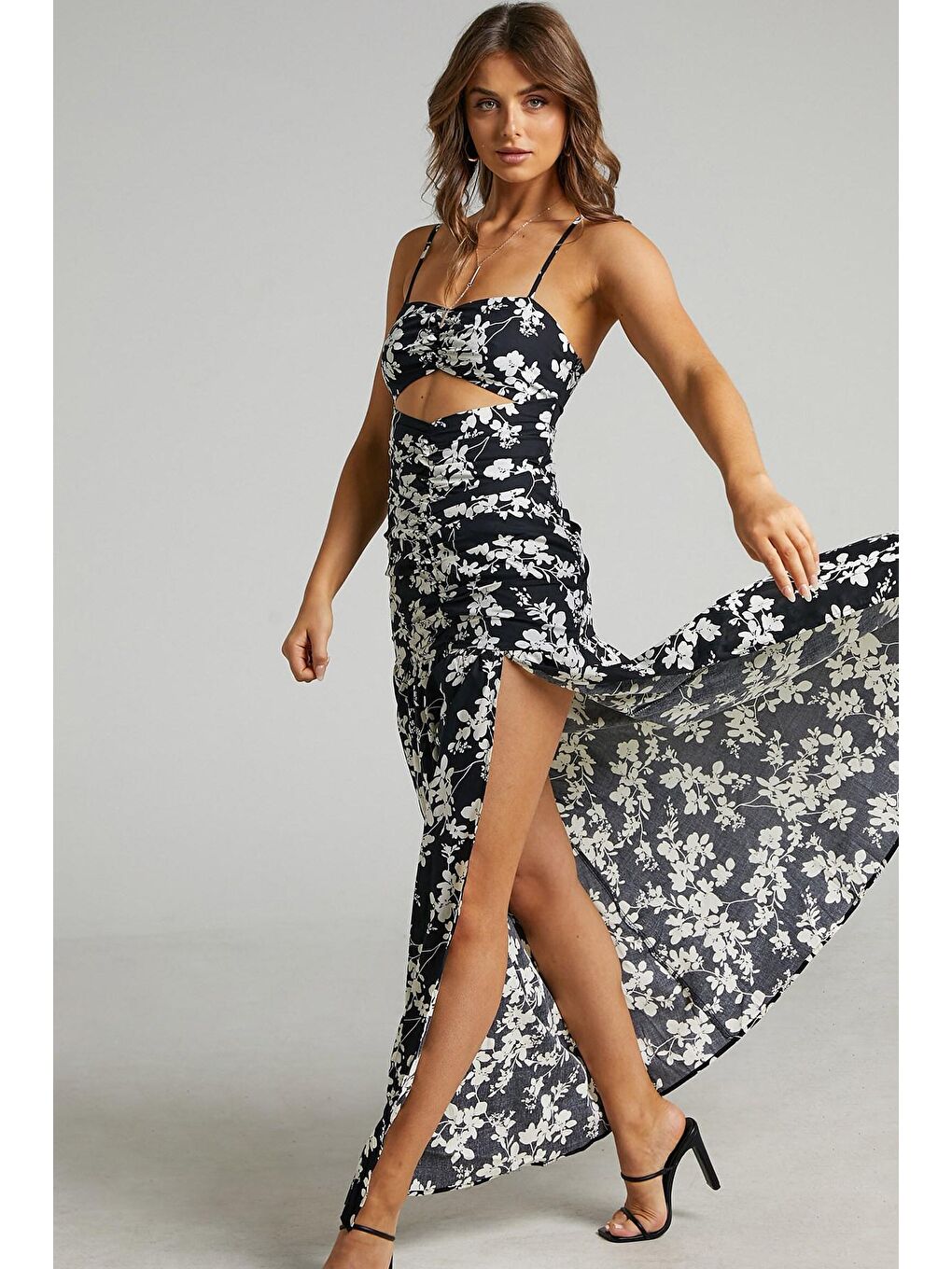 Siyah Uzun Desenli Dekolteli Kadın Elbise Mg1420