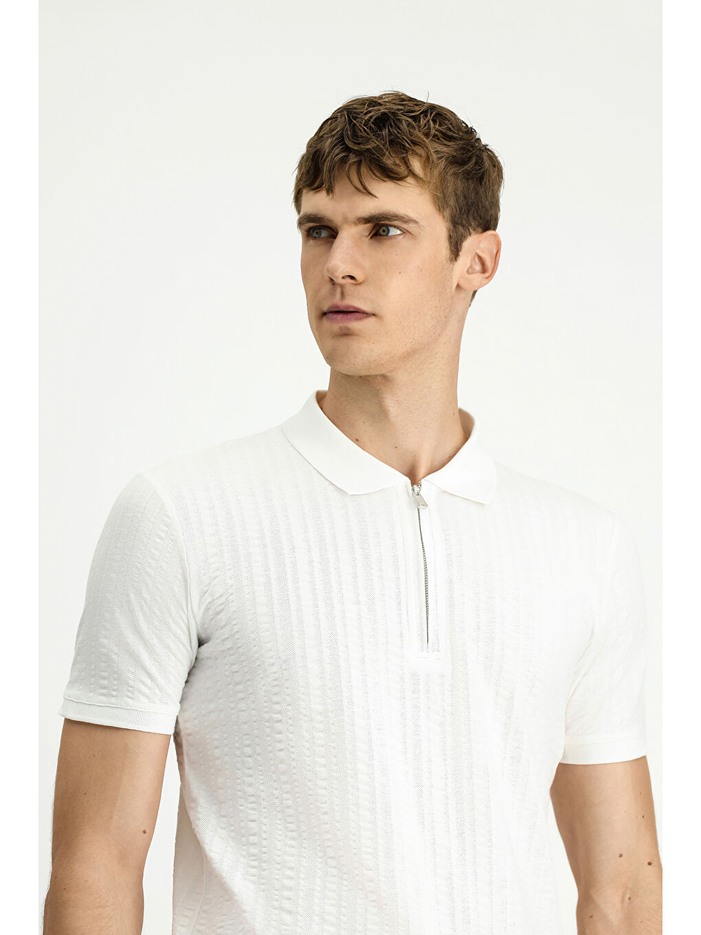 Beyaz Slim Fit Dar Kesim Pamuk Desenli Fermuarlı Polo Yaka Tişört-2