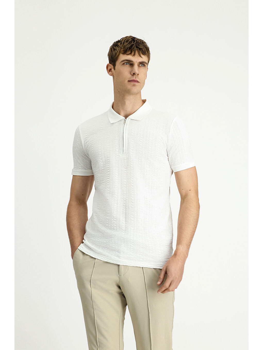 Beyaz Slim Fit Dar Kesim Pamuk Desenli Fermuarlı Polo Yaka Tişört-3