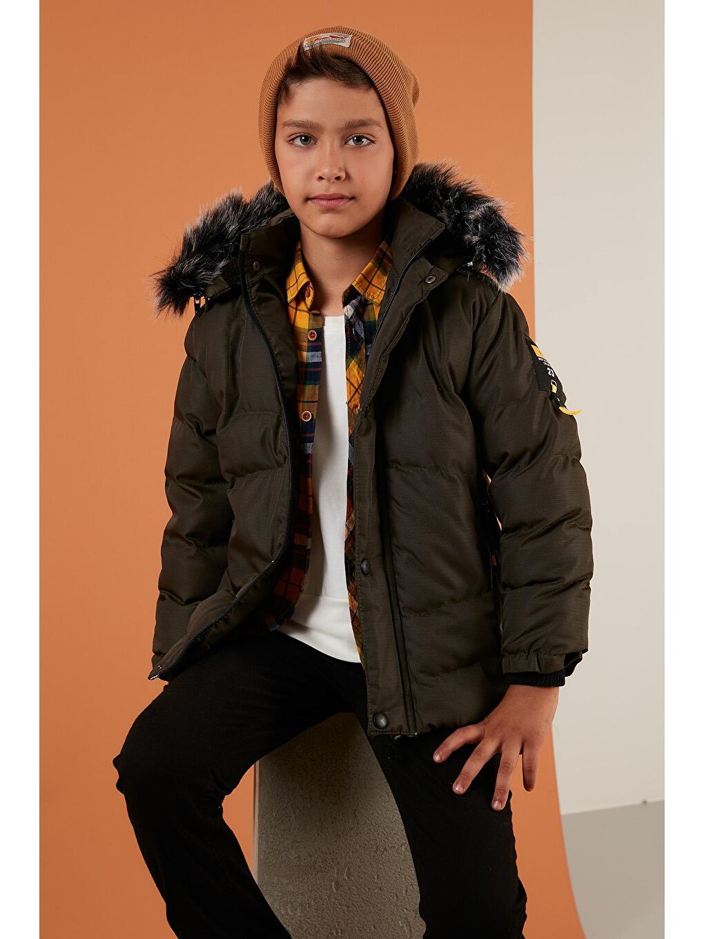 Haki Fermuarlı Suni Kürklü Peluş Astarlı Çıkarılabilir Kapüşonlu Mont 5760026