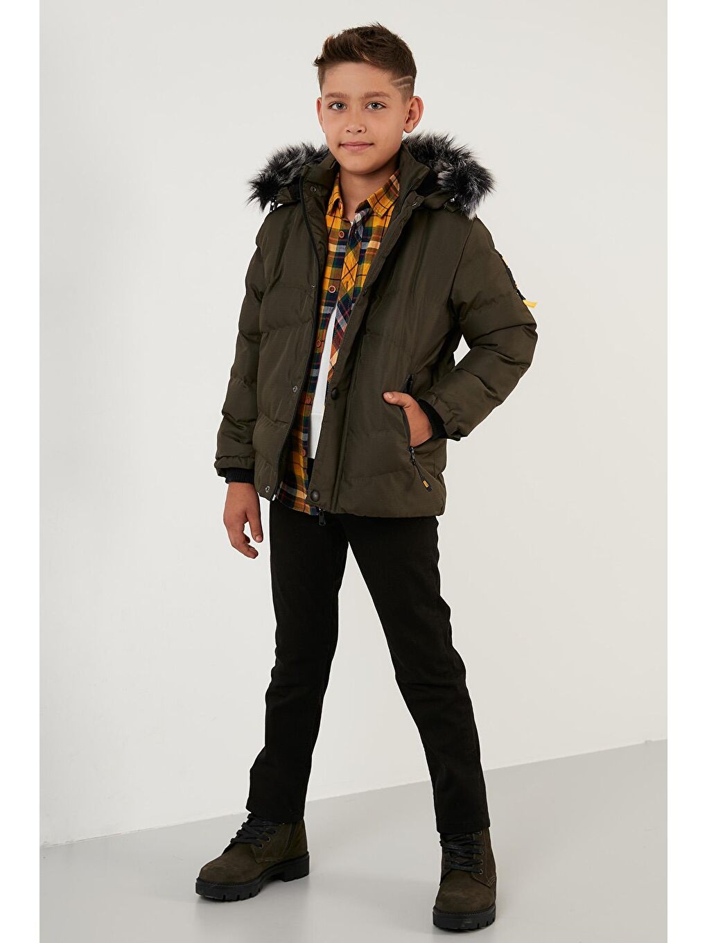 Haki Fermuarlı Suni Kürklü Peluş Astarlı Çıkarılabilir Kapüşonlu Mont 5760026-2