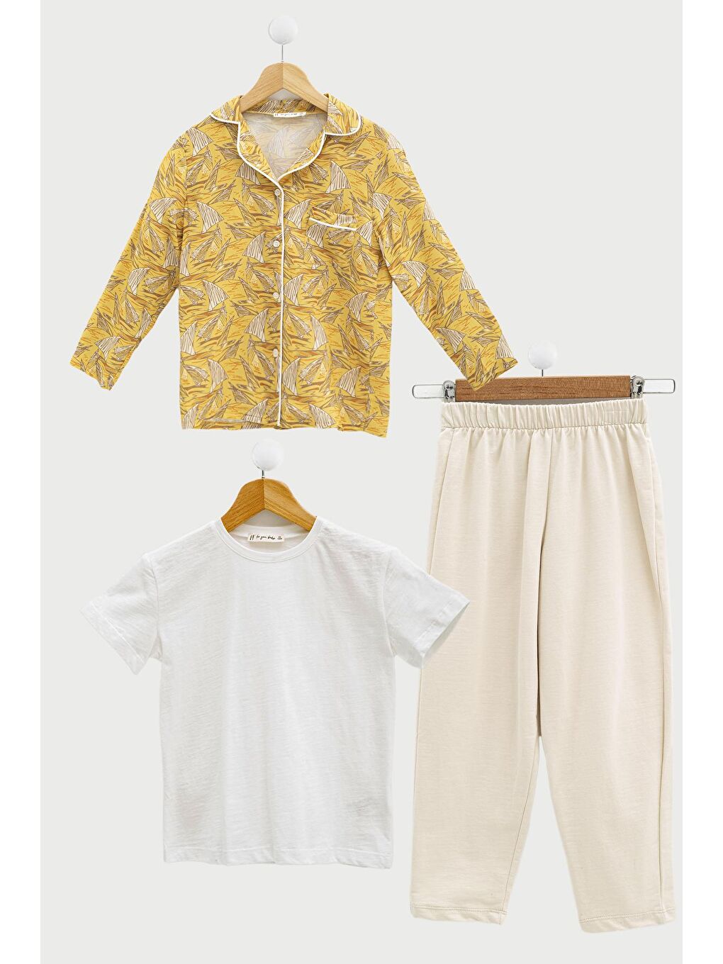 Bej Erkek Çocuk Pijama Takımı 3'lü-4