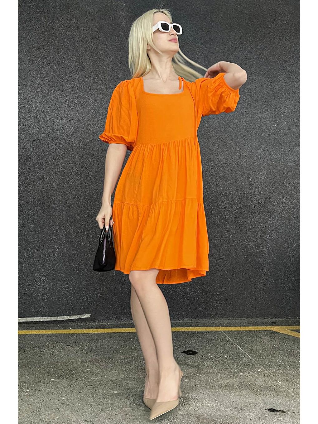 Turuncu Sırt Dekolteli Basic Kısa Elbise-1