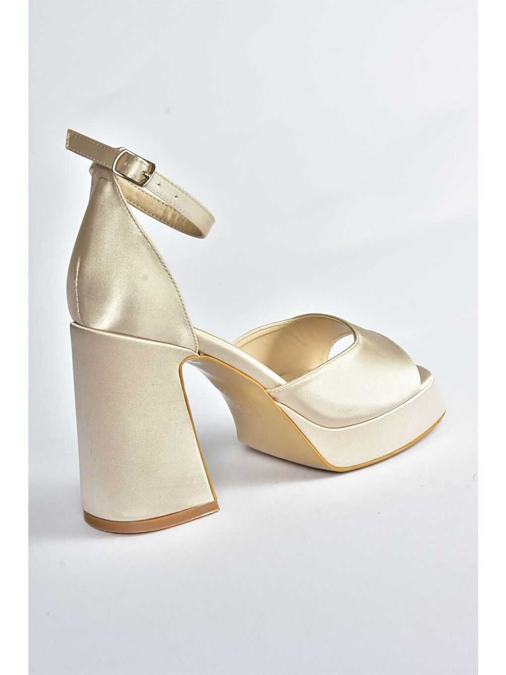Bej Ten Saten Kumaş Kalın Platform Topuklu Kadın Ayakkabı M570020804-4