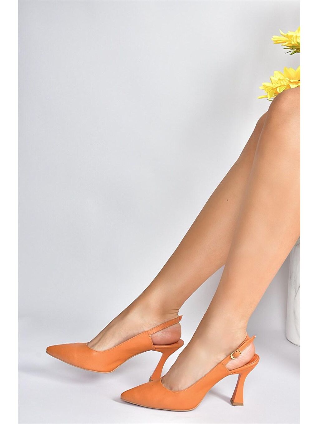 Turuncu İnce Topuklu Kadın Ayakkabı M252424309-2