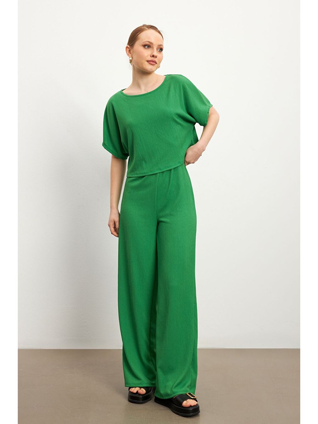 Kadın Yeşil Kısa Kollu Krinkıl Pantolon Takım