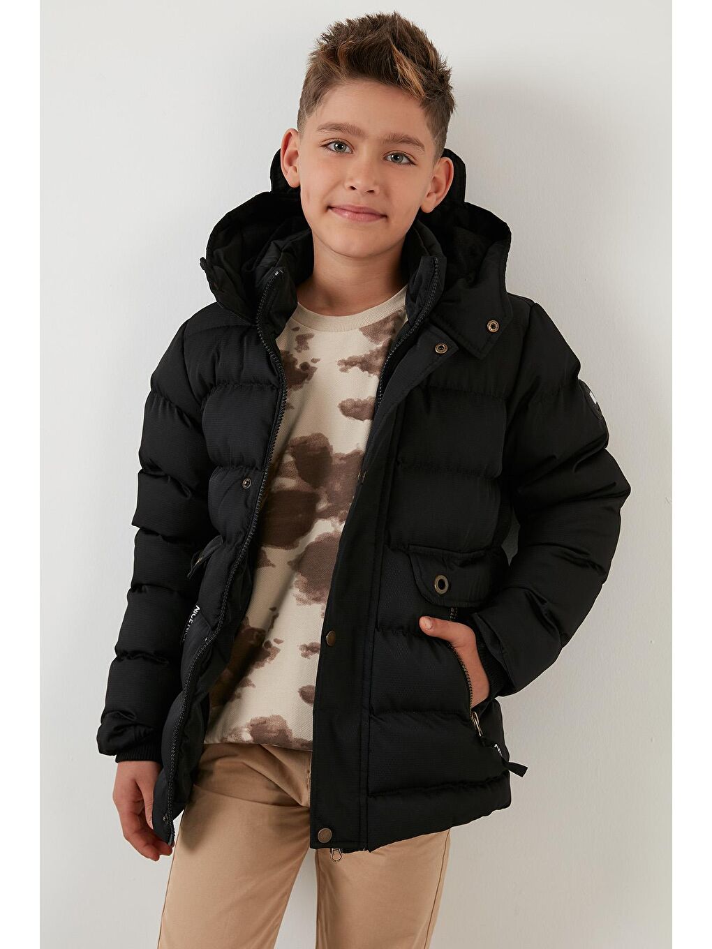 Siyah İçi Peluş Astarlı Kapüşonlu Mont 6031879-1