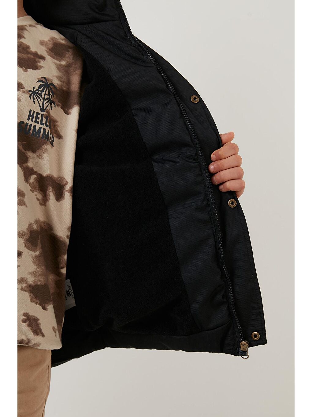 Siyah İçi Peluş Astarlı Kapüşonlu Mont 6031879-3