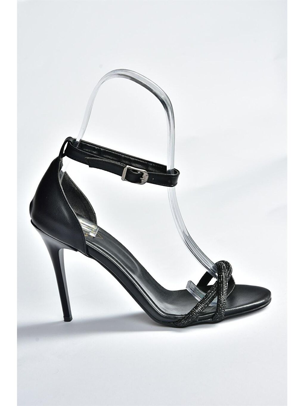 Siyah Taşlı İnce Topuklu Kadın Abiye Ayakkabı M752121309-4