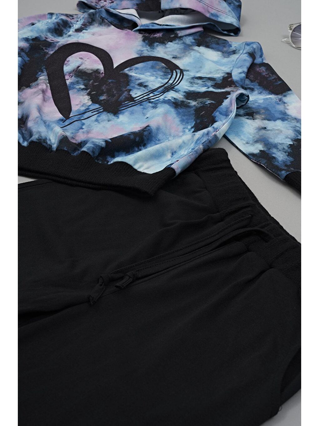 Batik Kalp Baskılı Kapüşonlu Siyah Alt Üst Takım-1