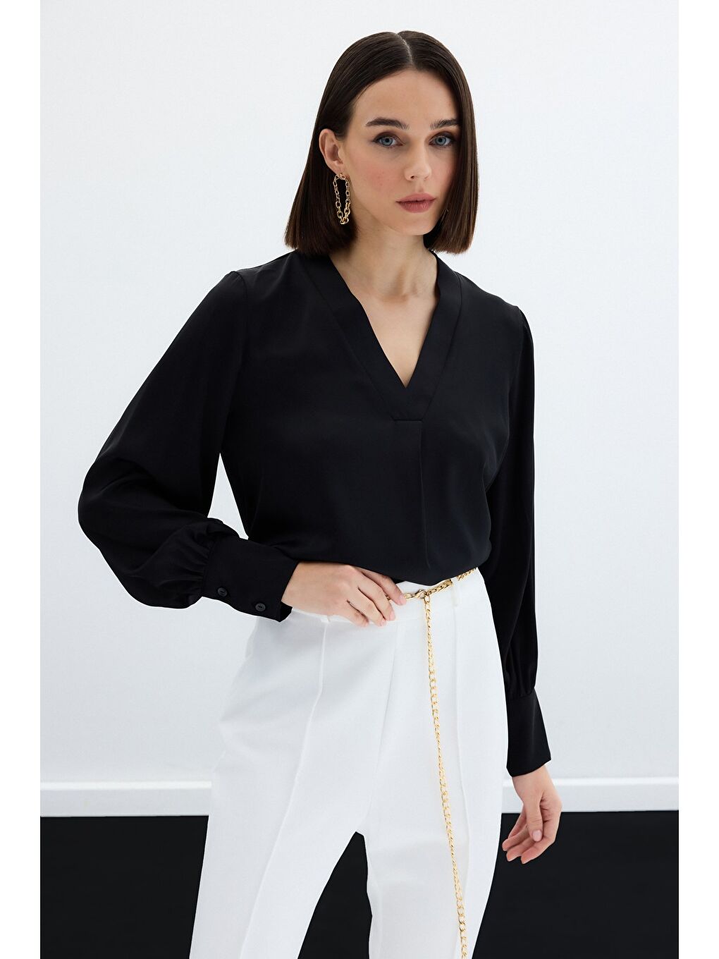 V Yaka Saten Bluz - Siyah-1