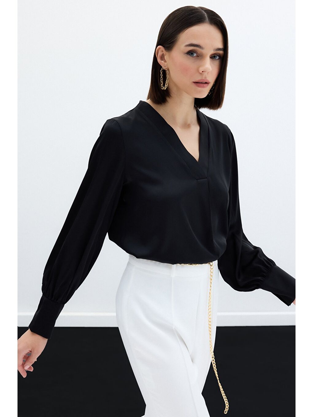 V Yaka Saten Bluz - Siyah-2