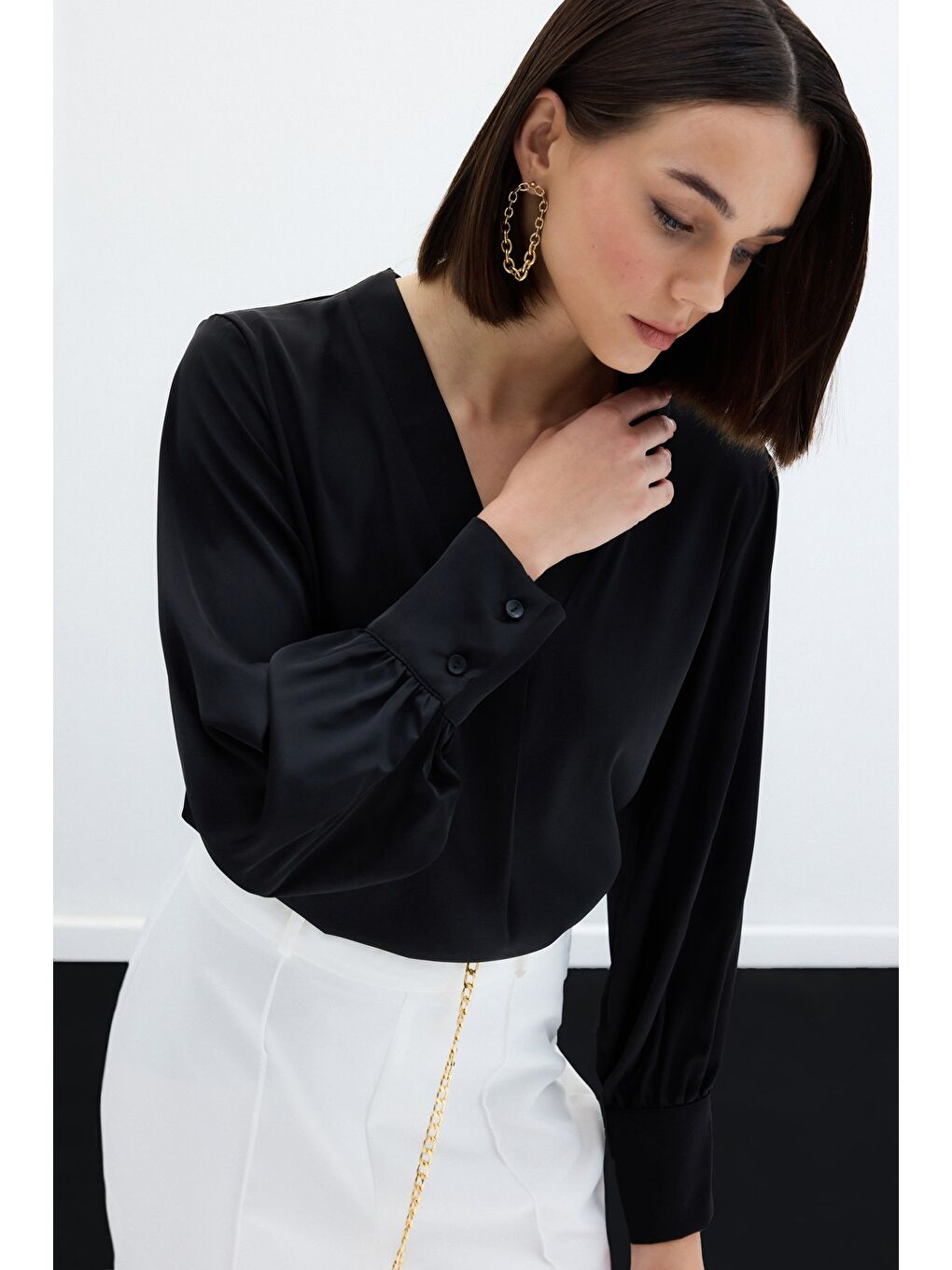 V Yaka Saten Bluz - Siyah-6