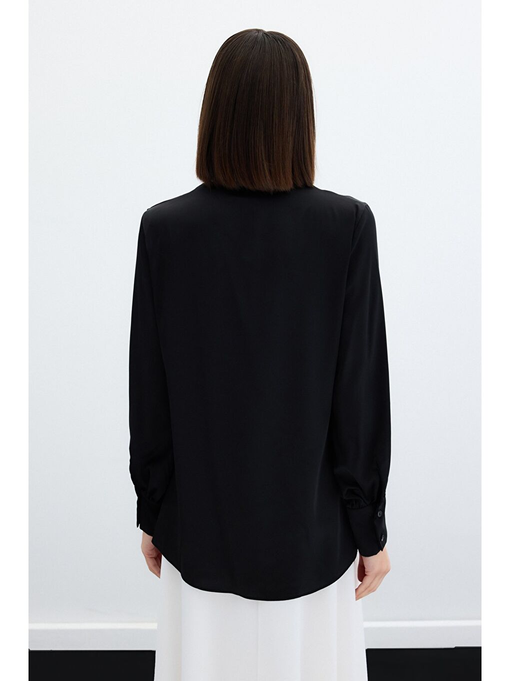 V Yaka Saten Bluz - Siyah-7