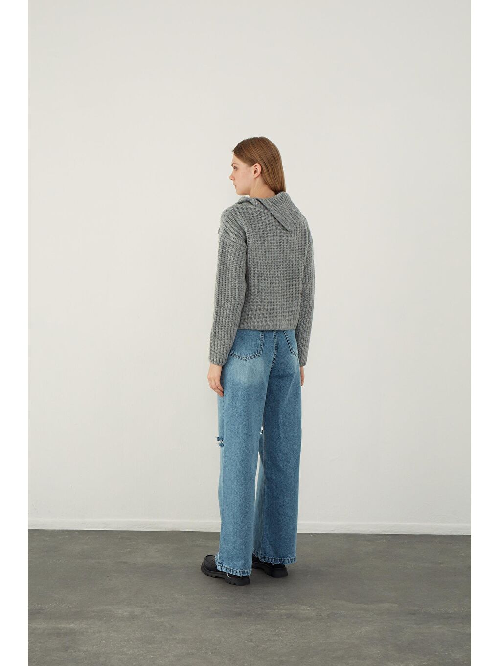 Gri Asimetrik Geniş Yaka Triko Kazak-3