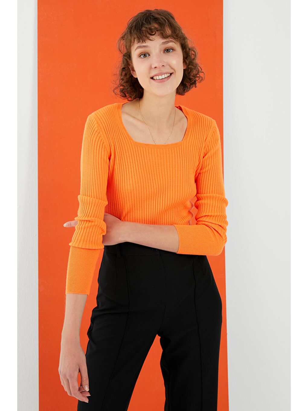 Kadın Turuncu Kare Yaka Fitilli Dar Kalıp Basic Kazak-1