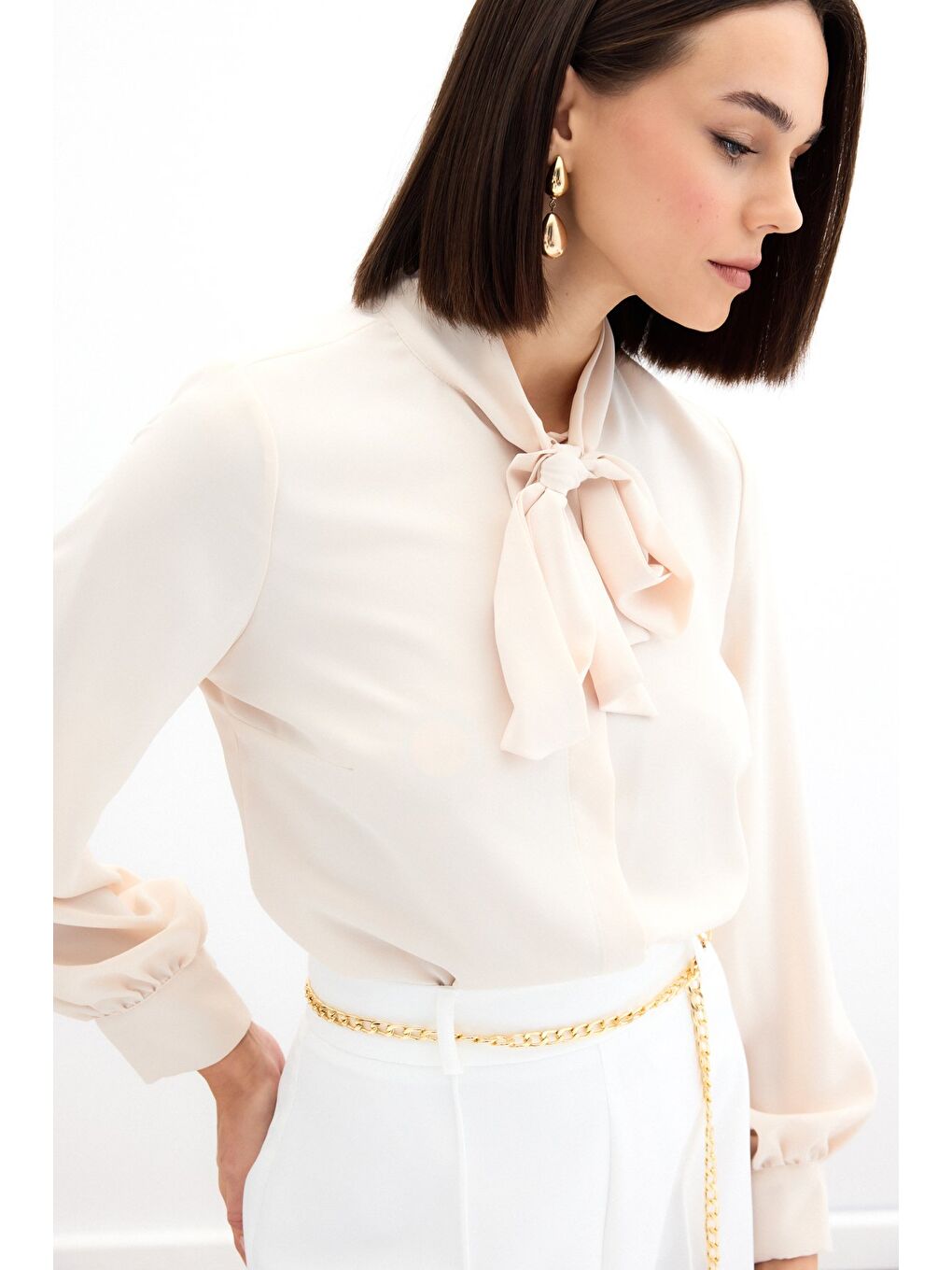 Yakası Bağlamalı Düz Gömlek - Bej-2