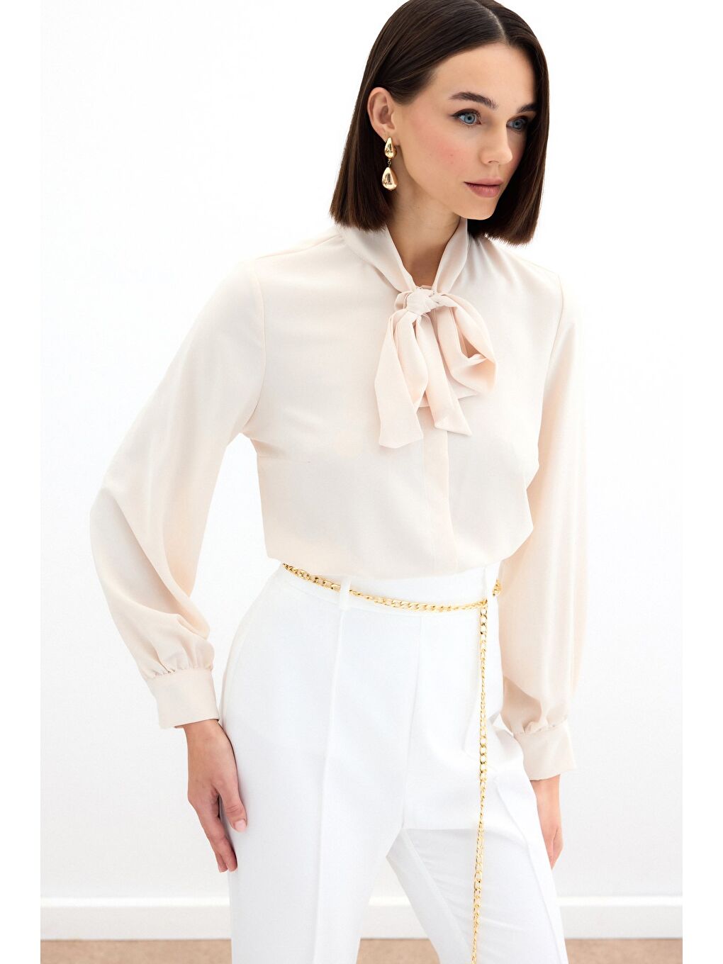 Yakası Bağlamalı Düz Gömlek - Bej-3