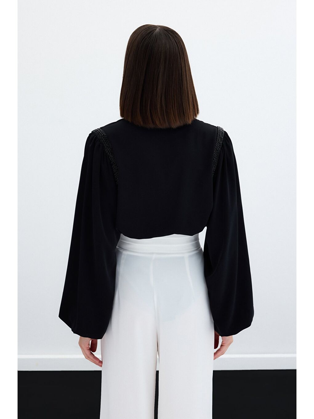 Aksesuar Detaylı Bodysuit Bluz - Siyah-7