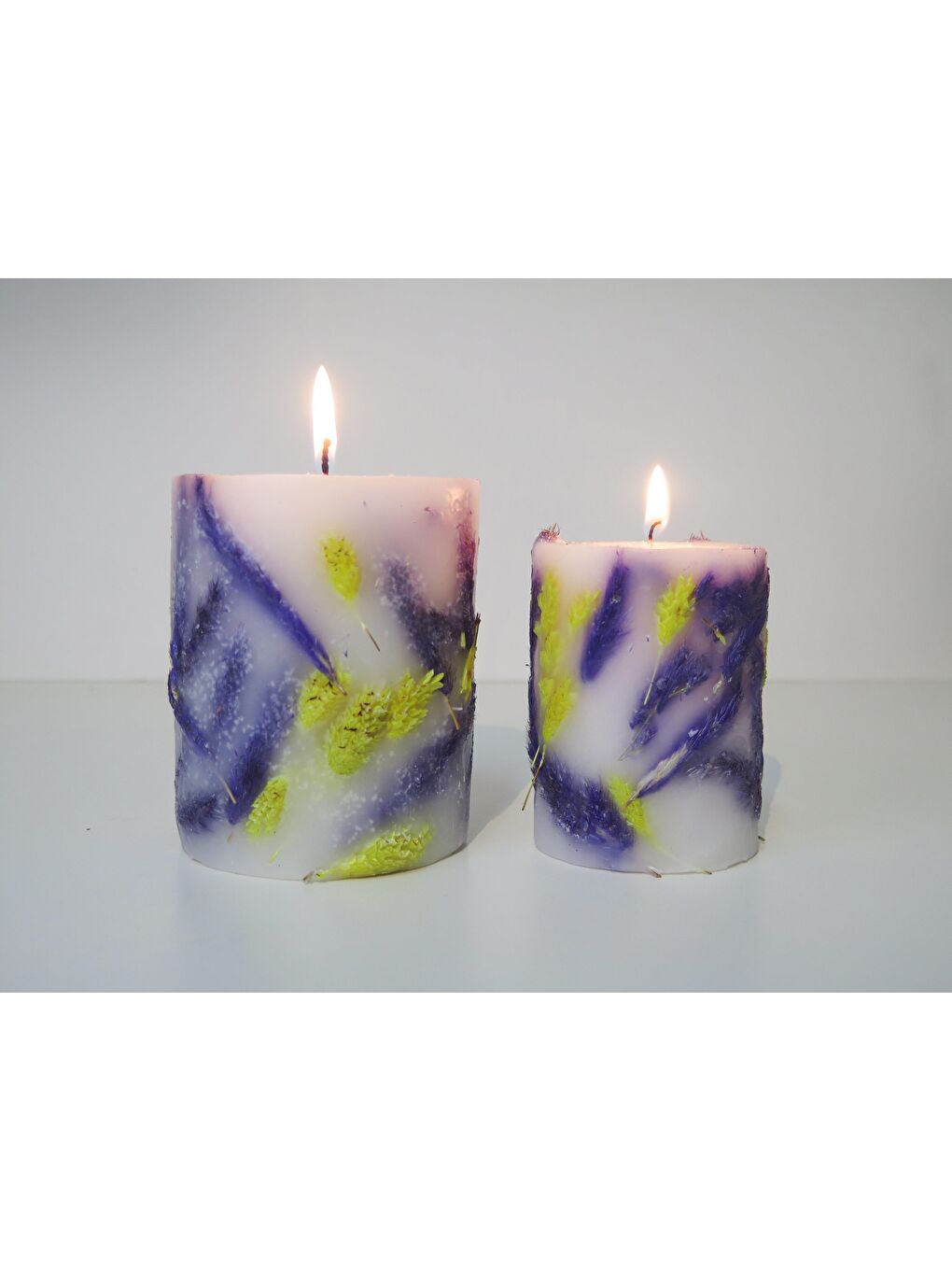 El Yapımı Doğal Bitkili Mor Sarı Mum (9x7 cm)-1