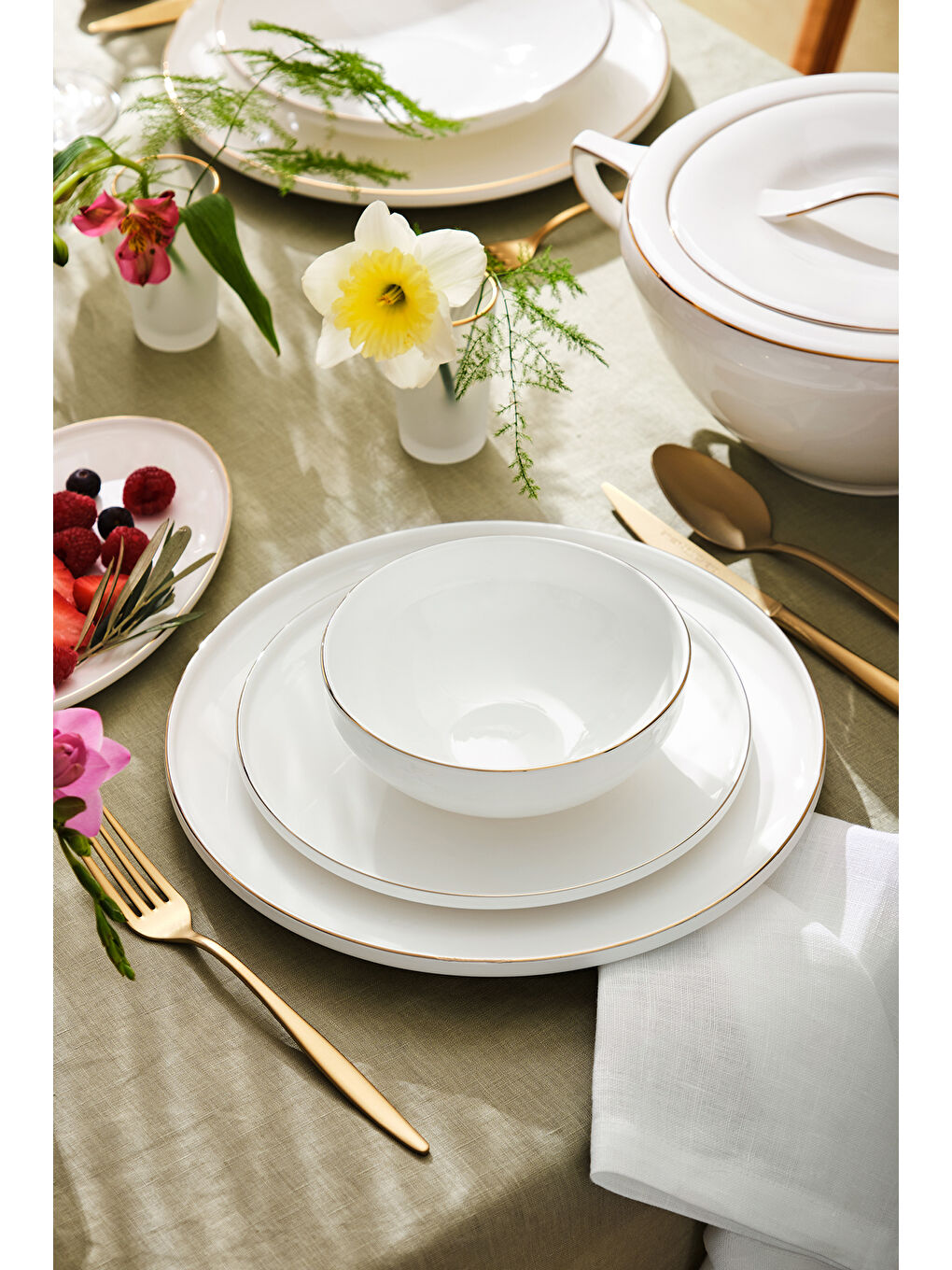 Beyaz Freya Fine Bone 60 Parça 12 Kişilik Yuvarlak Yemek Takımı Gold-7