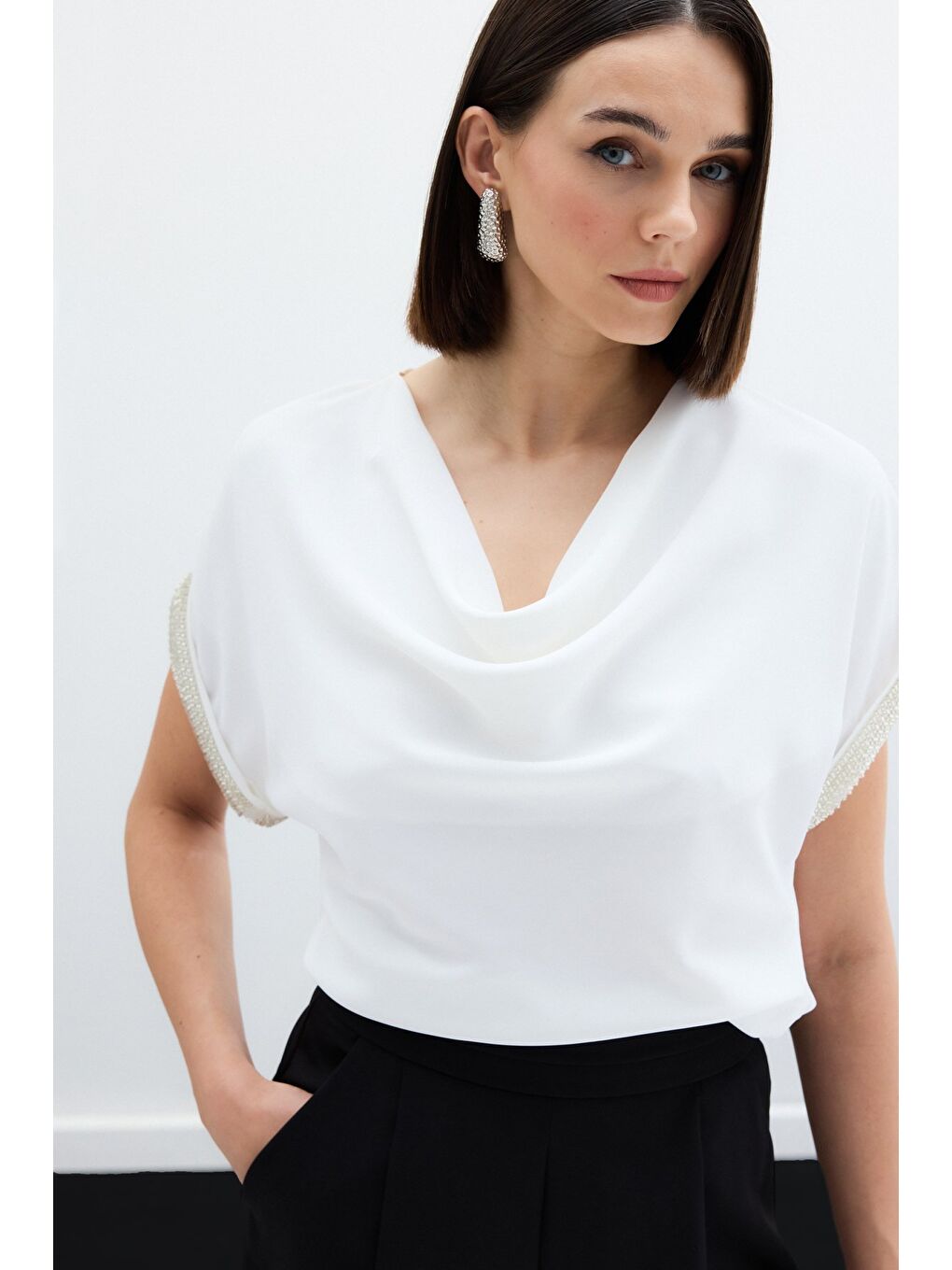 Kollar Taş Detaylı Salaş Bluz - Ekru-1