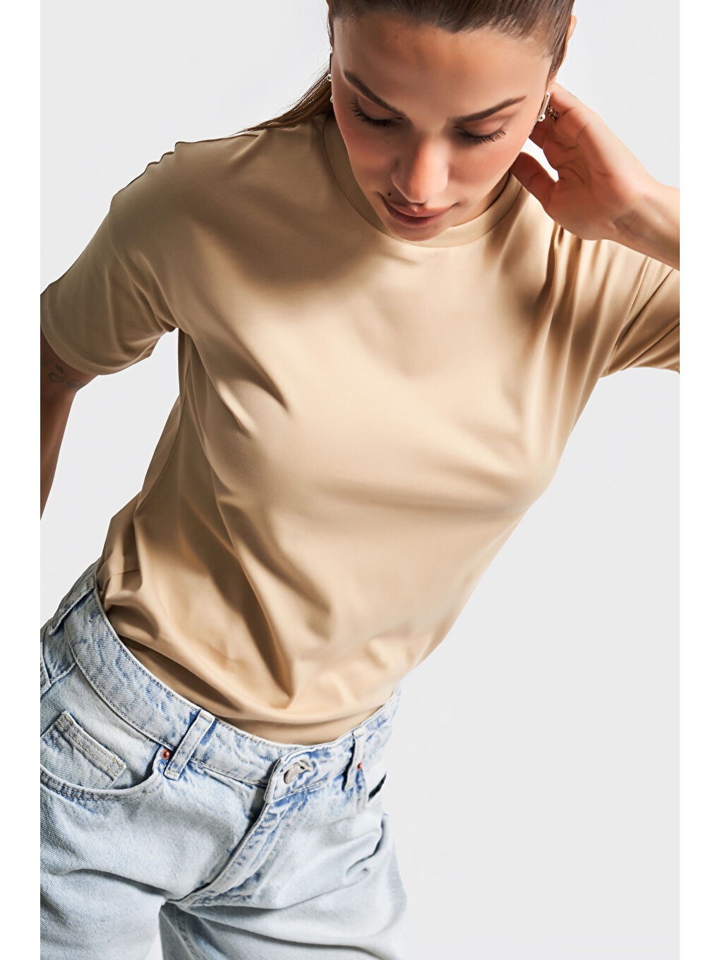 Kadın Bej Renk S5-117 Bisiklet Yaka Basic T-Shirt-1
