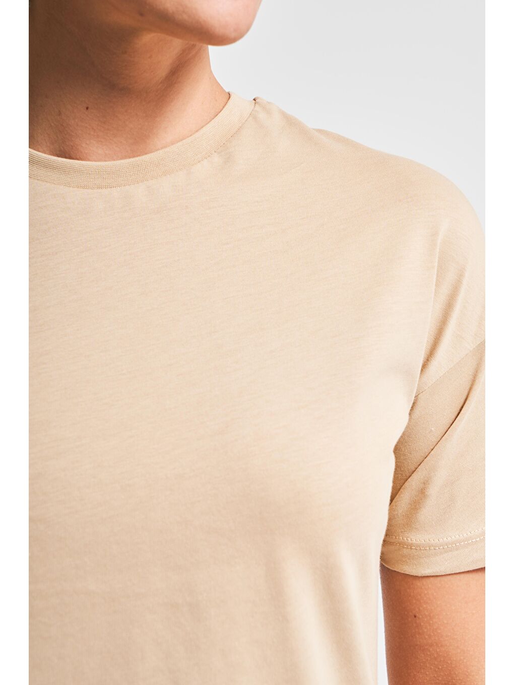 Kadın Bej Renk S5-117 Bisiklet Yaka Basic T-Shirt-2