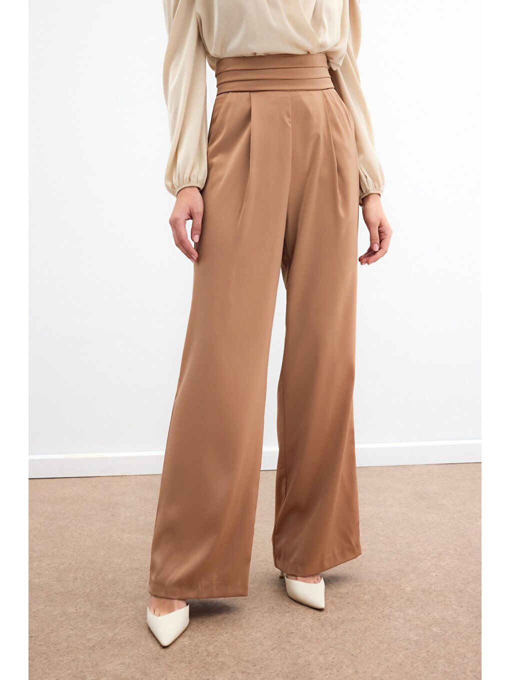 Kahverengi Cepli Salaş Saten Pantolon - Camel-5